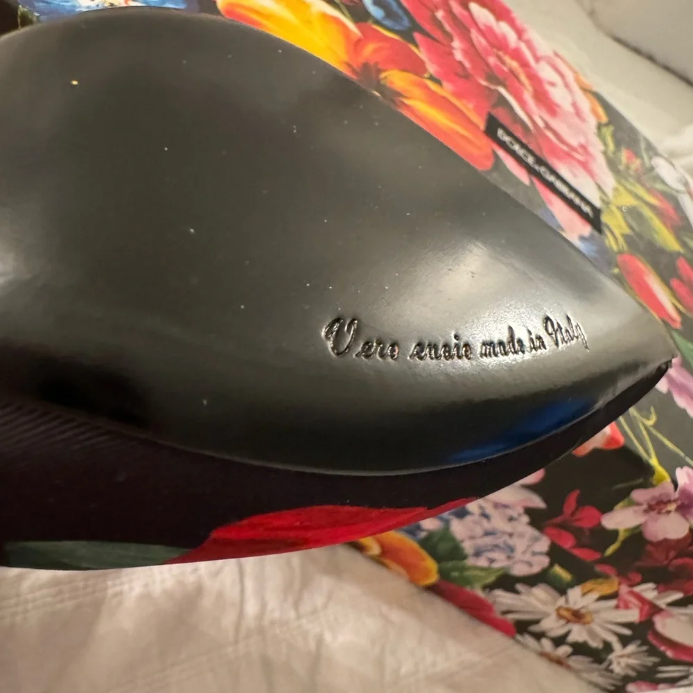 Dolce & Gabbana Black and Red Floral Heels with Brooch Detailing Embellishments - Picture 11 of 13